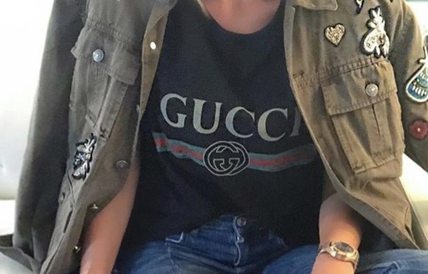 Quando l'etichetta sostituisce l'eleganza