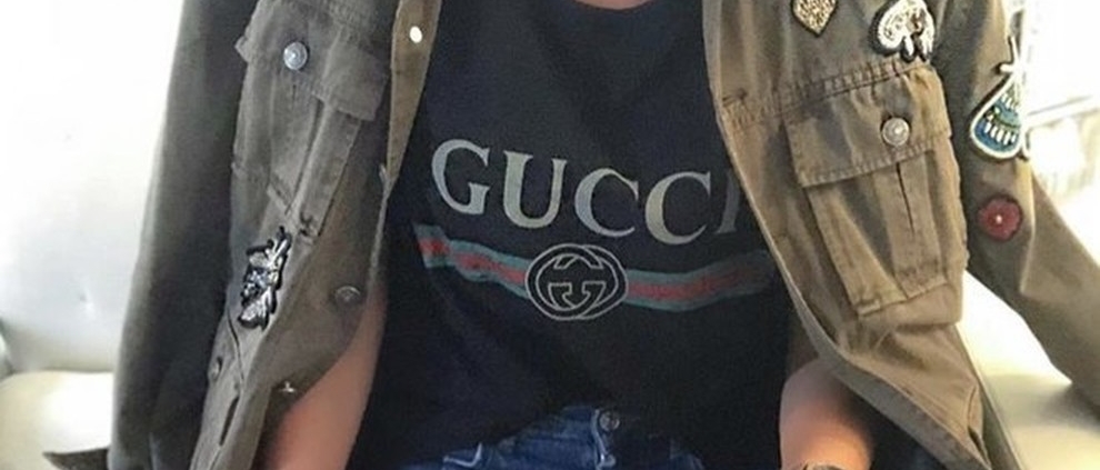 Quando l'etichetta sostituisce l'eleganza