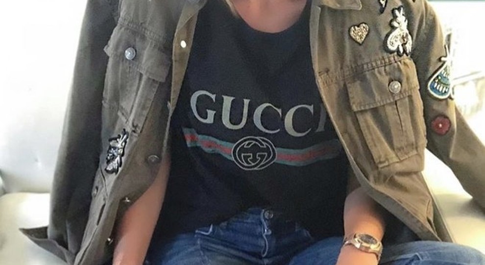 Quando l'etichetta sostituisce l'eleganza