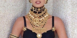 Quando l'etichetta sostituisce l'eleganza